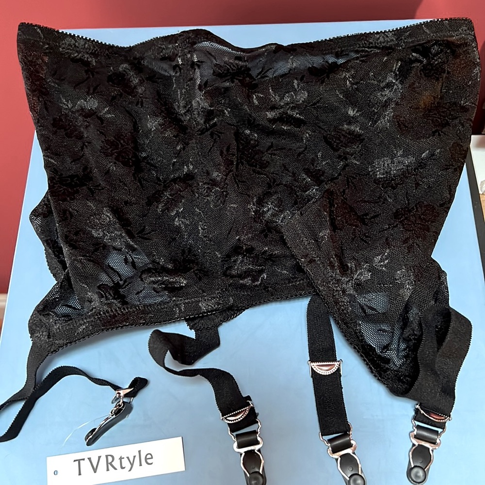 NWT garter belt, Timeless Vintage 2x